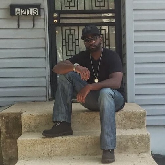 Meet your Posher, Robertj - Picture 1 of 1